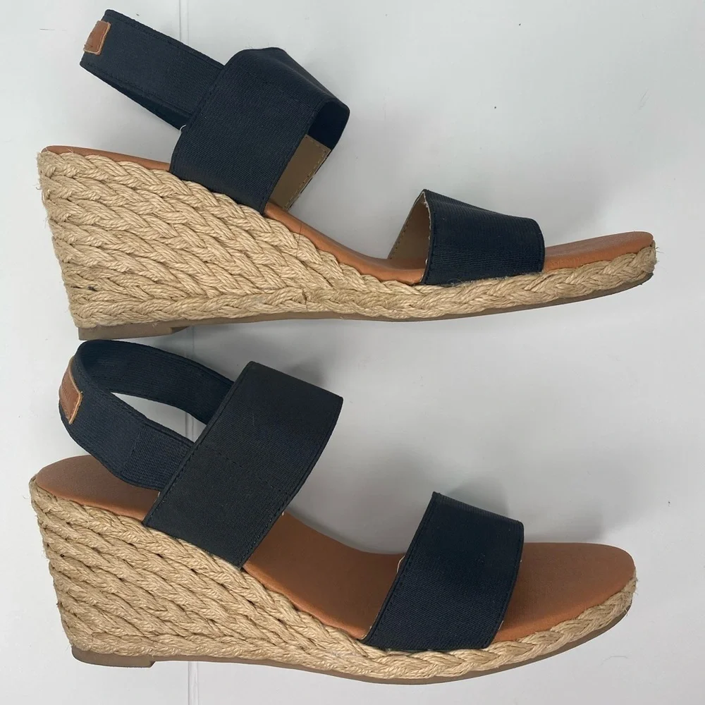 TOMMY BAHAMA Andre Assous Allison Wedges